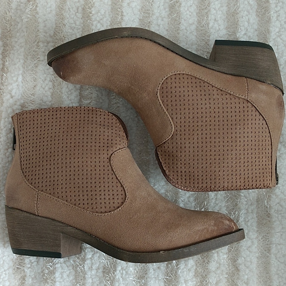 NEW Womens Western Ankle Boots Bootie Distressed Tan Sand Soft Back Zip POP 6.5M - Picture 6 of 8